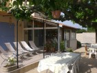 Chambre d’hôte climatisée en rez de jardin proche du Luberon